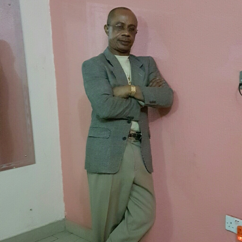 Meet your Posher, Lloyd